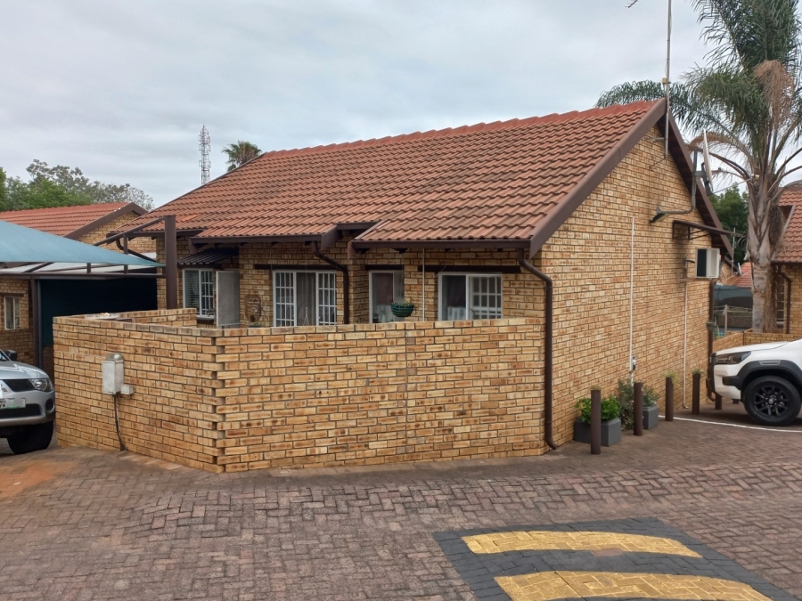 3 Bedroom Property for Sale in Safari Gardens North West
